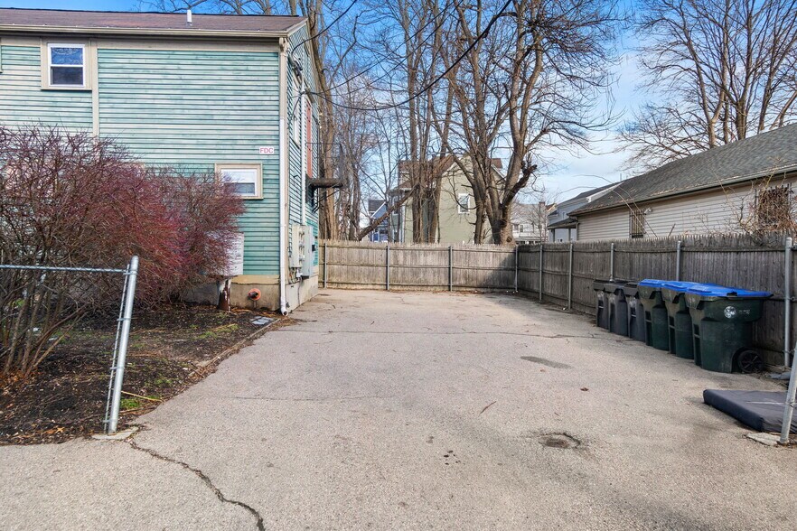49 Massie Ave  