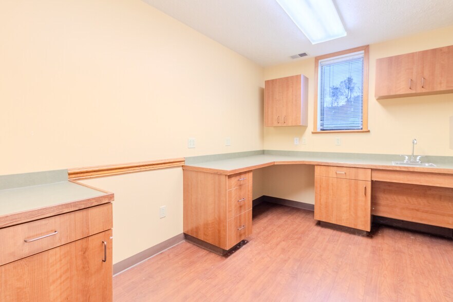 More Photos Of 1600 Wildlife Lodge Rd, Lower Burrell Medical For Lease