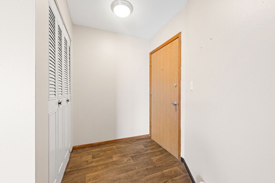 More Photos Of 371 Old Highway 8 SW, New Brighton Apartments For Sale