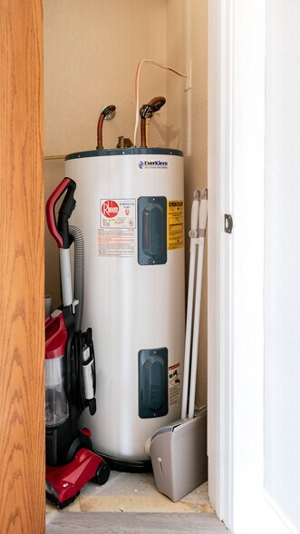 More Photos Of 1012 Airport Rd, Destin Office Residential For Sale