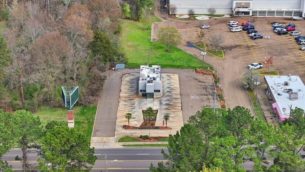 More Photos Of 1900 E County Line Rd, Ridgeland Fast Food For Sale