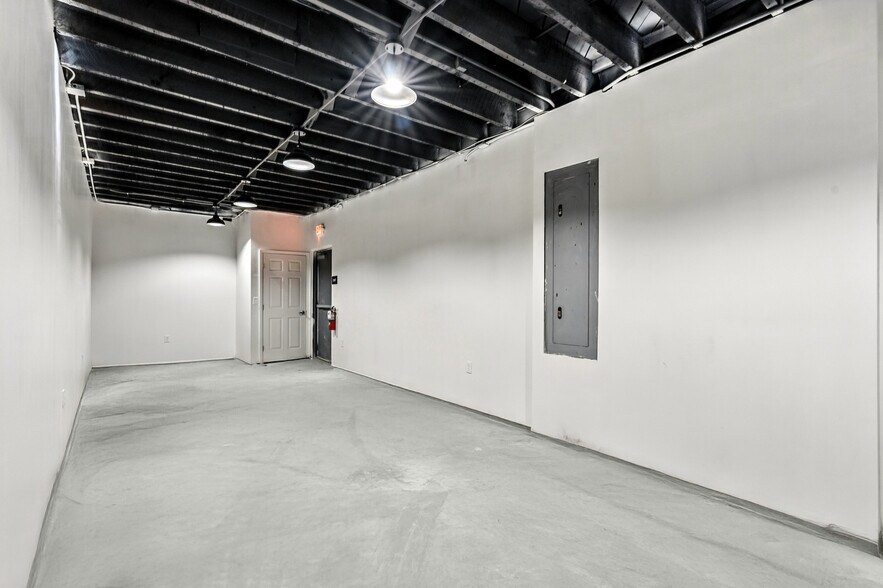 More Photos Of 1200 Kings Ave, Jacksonville Freestanding For Lease