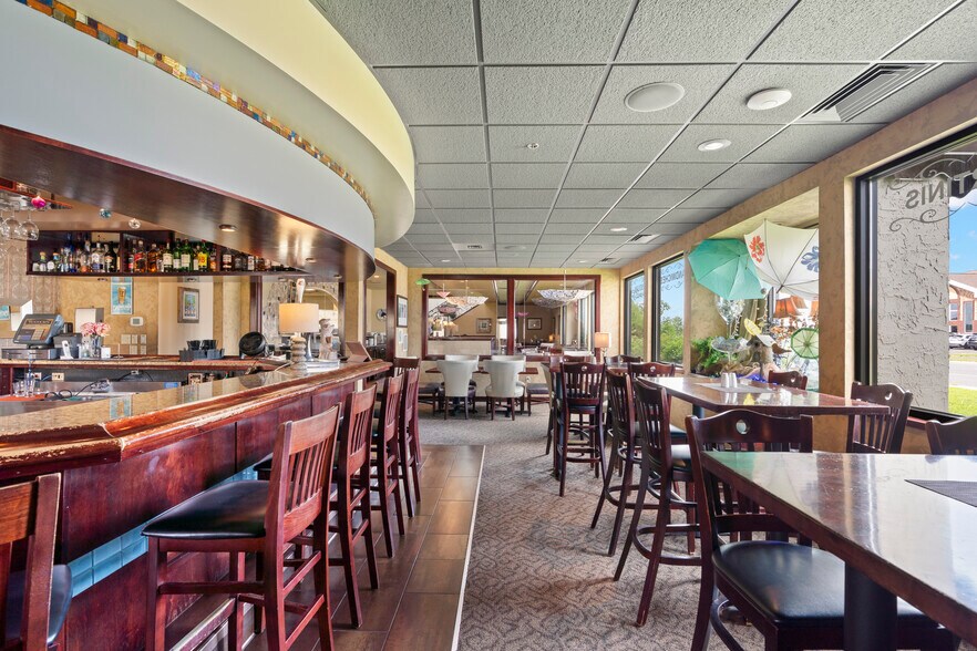 More Photos Of 824 Paul Bunyan, Bemidji Restaurant For Sale