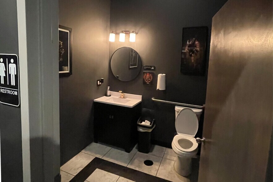 More Photos Of 2624 W Armitage Ave, Chicago Office Residential For Sale