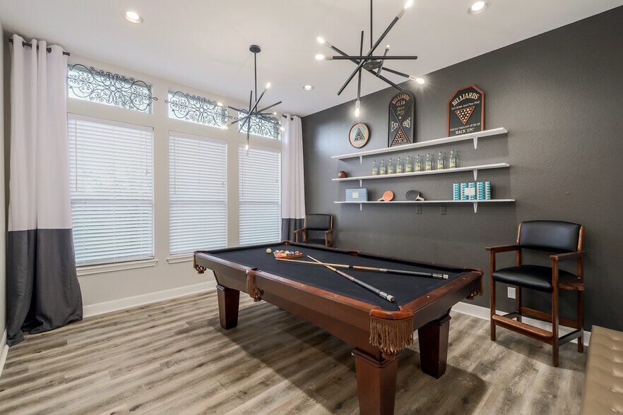 More Photos Of 8601 Zyle Rd, Austin Specialty For Sale