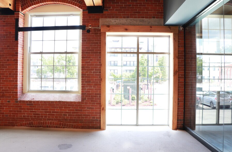 165 Thorndike St, Lowell, MA 01852 Lofts/Showrooms For Lease