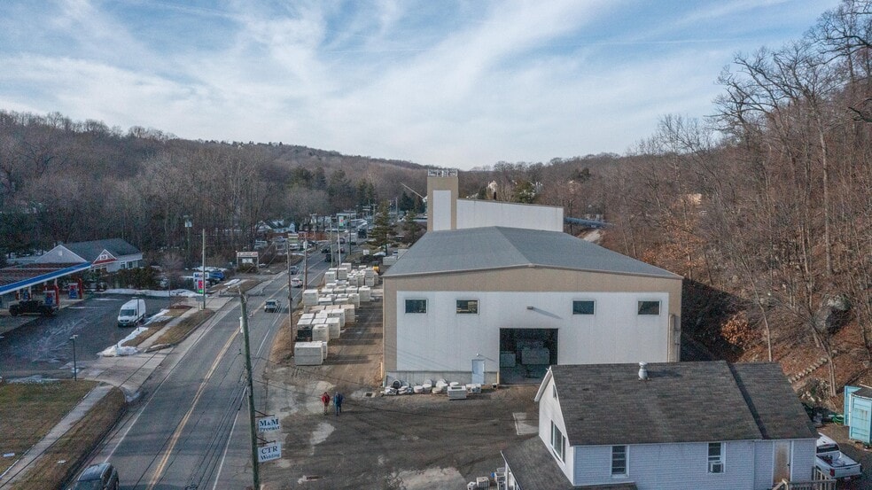 More Photos Of 41 Padanaram Rd, Danbury Manufacturing For Sale