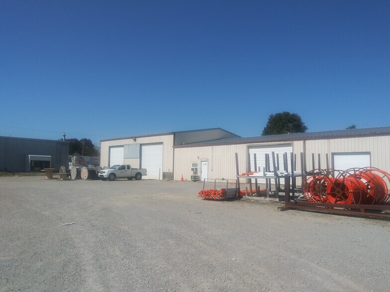 More Photos Of 2688 Highway 90, Bronston Industrial For Lease