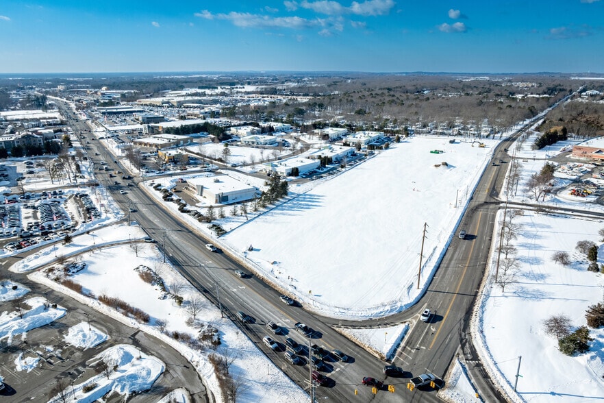 More Photos Of 365 Mill Rd, Calverton Land For Lease