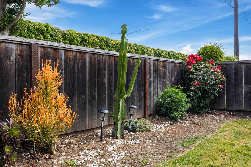 More Photos Of 451 Rollins Rd, Burlingame Multifamily For Sale