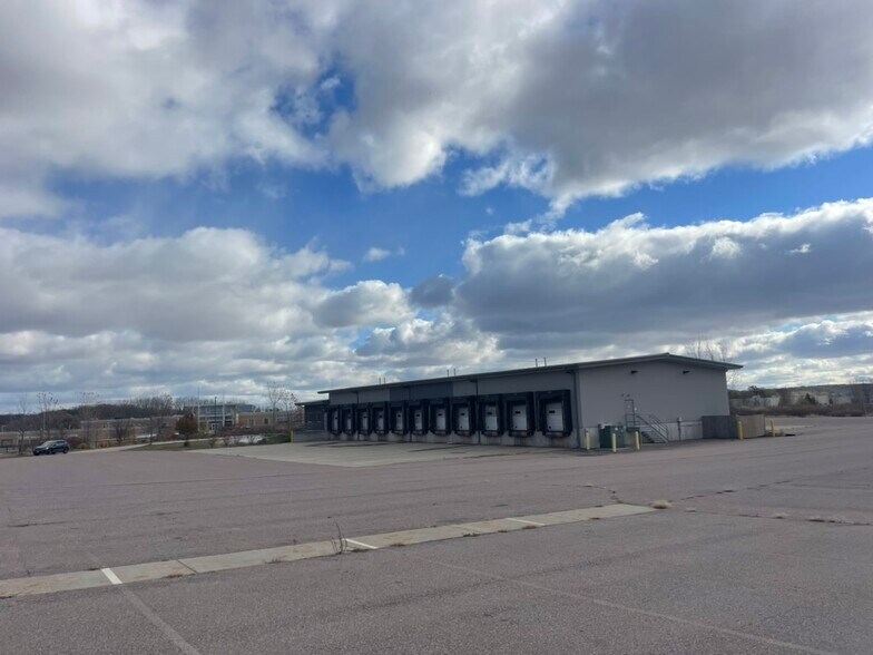 More Photos Of 3841 Merchant St, Madison Truck Terminal For Sale