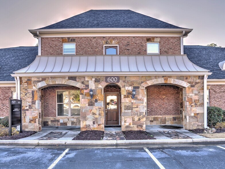 More Photos Of 2487 Cedarcrest Rd, Acworth Office For Lease