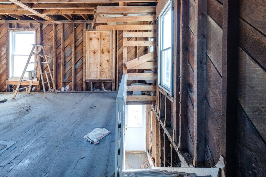 More Photos Of 164 Orchard dr, Timberville Light Distribution For Sale