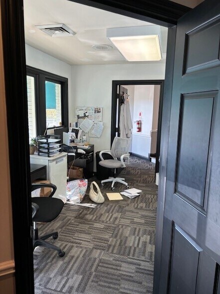 More Photos Of 2204 Crestmoor Rd, Nashville Medical For Lease