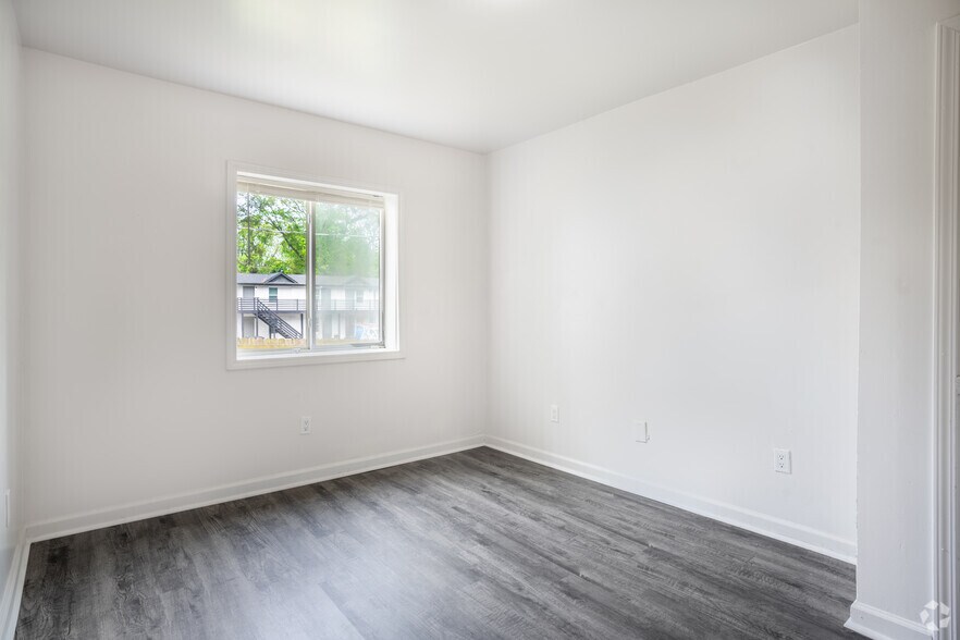 More Photos Of 340-352 Dixie Hills Cir, Atlanta Apartments For Sale