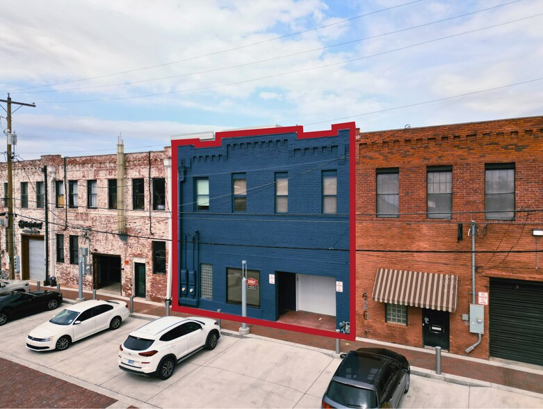 Primary Photo Of 418 S Commerce St, Wichita Flex For Sale
