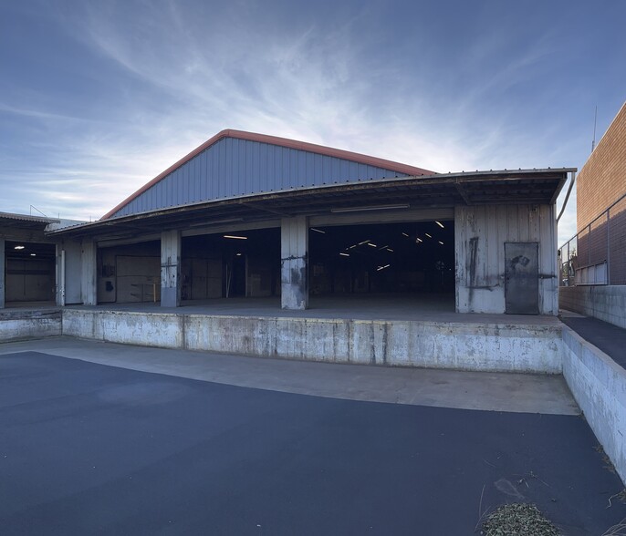 Primary Photo Of 1356 N Santiago St, Santa Ana Warehouse For Lease