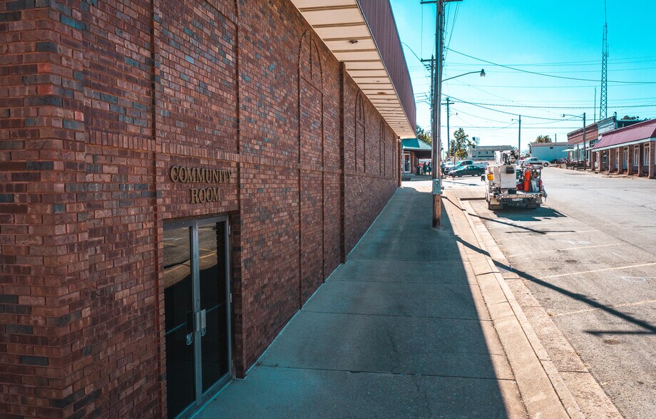 More Photos Of 216 W 2nd St, Dixon Bank For Sale