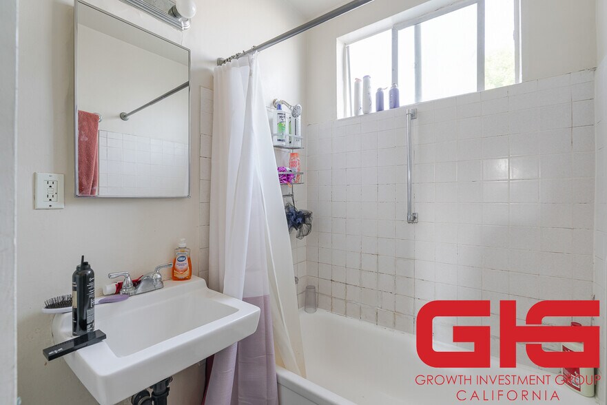 More Photos Of 1757 E Villa St, Pasadena Apartments For Sale