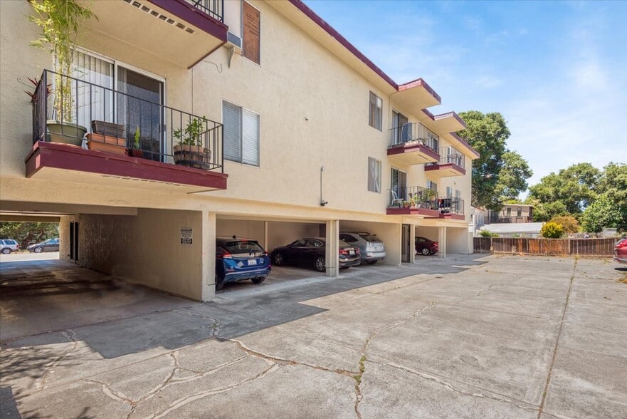 More Photos Of 2231-2233 Grant St, Berkeley Apartments For Sale