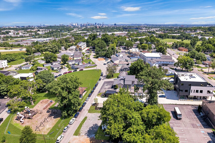 More Photos Of 2818 Azalea Pl, Nashville Office Residential For Sale