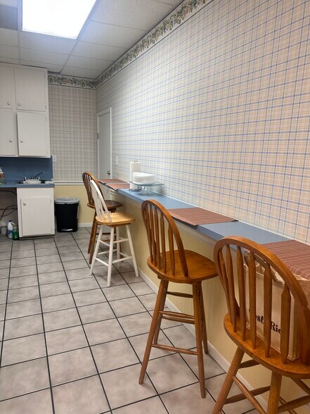 More Photos Of 825 E Southmore Ave, Pasadena Medical For Lease