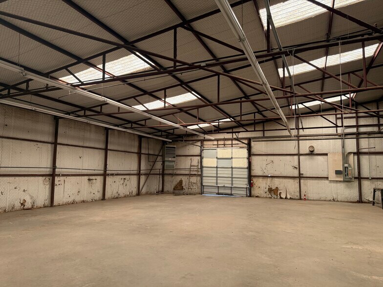 More Photos Of 3224 Industrial Dr, Wichita Falls Manufacturing For Lease