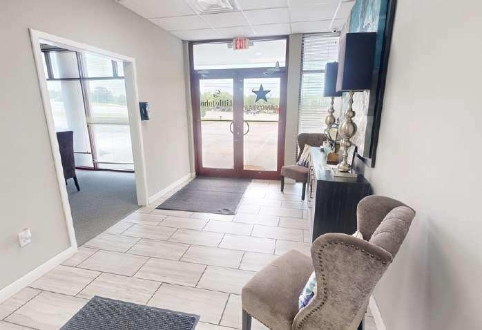 More Photos Of 5106 S Thompson St, Springdale Storefront For Lease