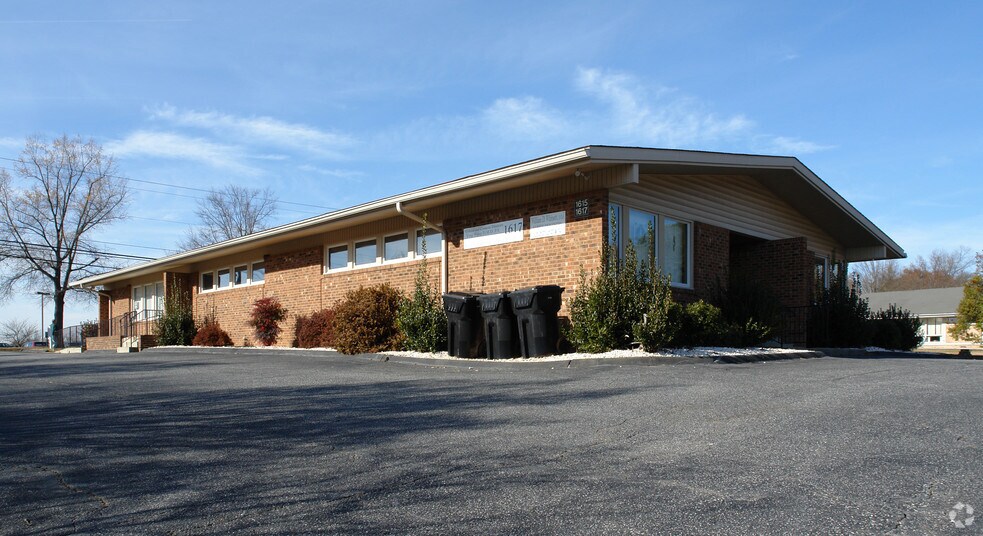 More Photos Of 703 Hermitage Rd, Burlington Medical For Sale