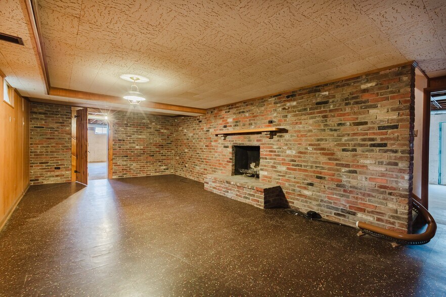 More Photos Of 3025 Breckenwood Dr, Lexington Multifamily For Sale