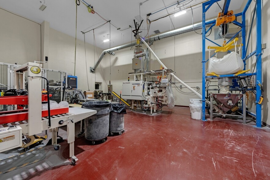 More Photos Of 353 Banner Farm Rd, Mills River Manufacturing For Sale