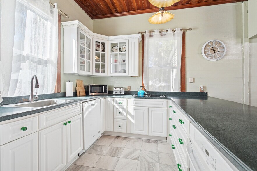 More Photos Of 2135 2nd St, Slidell Flex For Sale