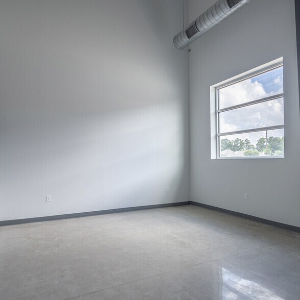 More Photos Of 1030 Outpost Dr, Conroe Unknown For Lease