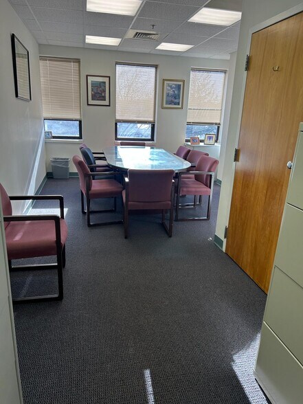 More Photos Of 955 Main St, Winchester Medical For Sale