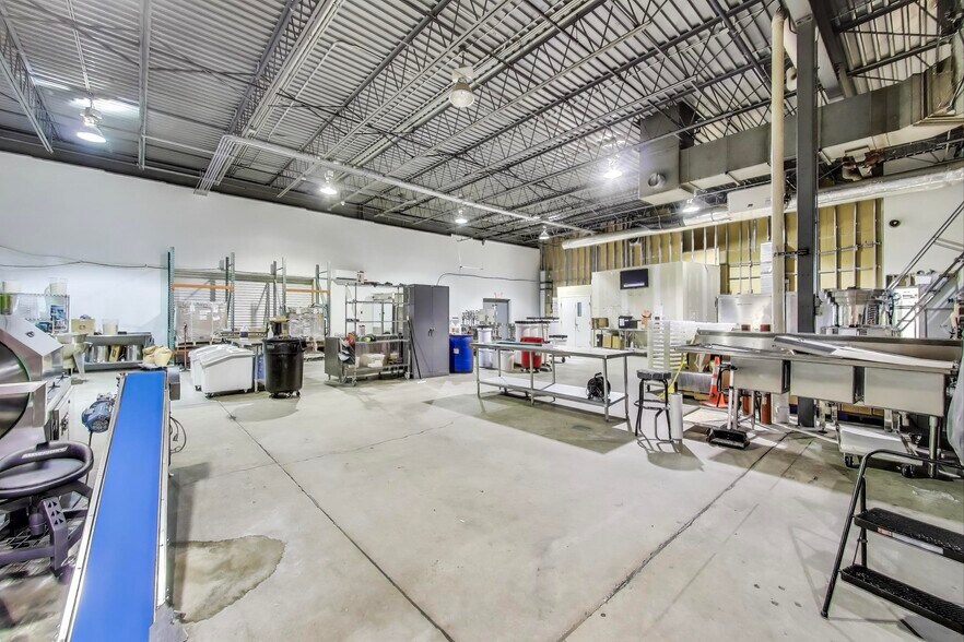 More Photos Of 5511 95th Ave, Kenosha Warehouse For Sale