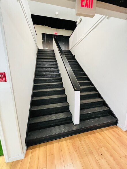 More Photos Of 183 S Broadway, Hicksville Office For Lease