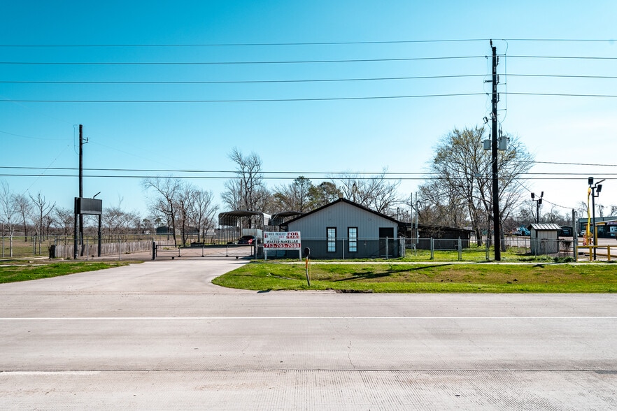 More Photos Of 21014 FM 2100 Rd, Crosby Freestanding For Sale
