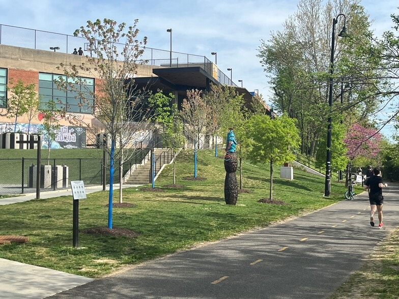 More Photos Of 705 Edgewood St NE, Washington Flex For Lease