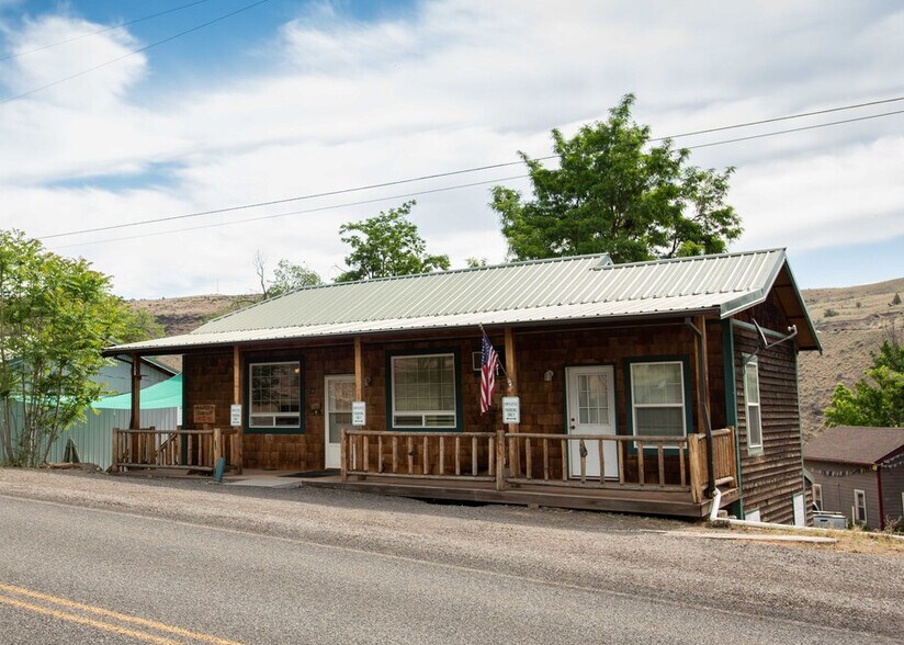 Primary Photo Of 206 Elrod Ave, Maupin Storefront Retail Residential For Lease