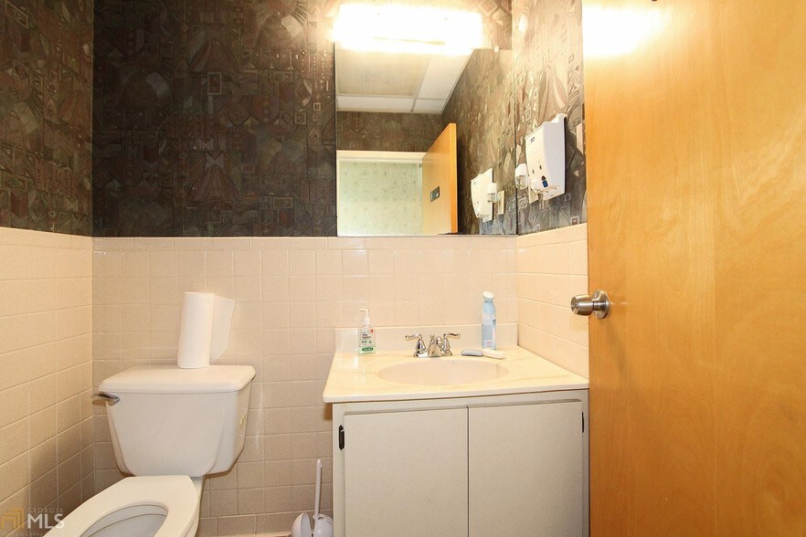 More Photos Of 2760 Pleasantwood Dr, Decatur Religious Facility For Lease