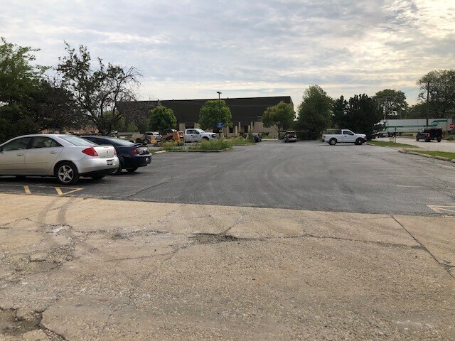 More Photos Of 1111 S Wheeling Rd, Wheeling Warehouse For Sale