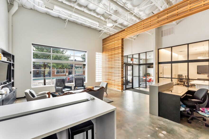 More Photos Of 122 S Main St, Fort Worth Office For Sale
