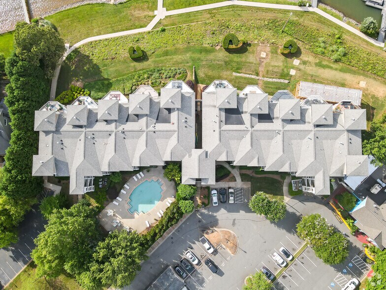 More Photos Of 637 Williamson Rd, Mooresville Storefront Retail Residential For Sale