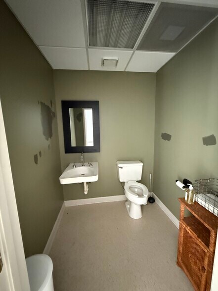 More Photos Of 1831 Independence Sq, Dunwoody Office For Lease