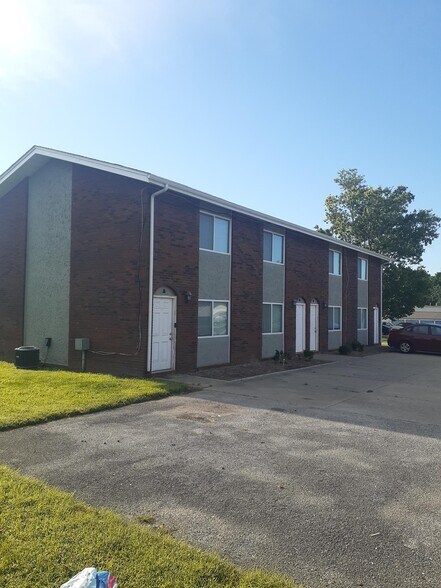 More Photos Of 2520 Eastview Dr, Belleville Multifamily For Sale
