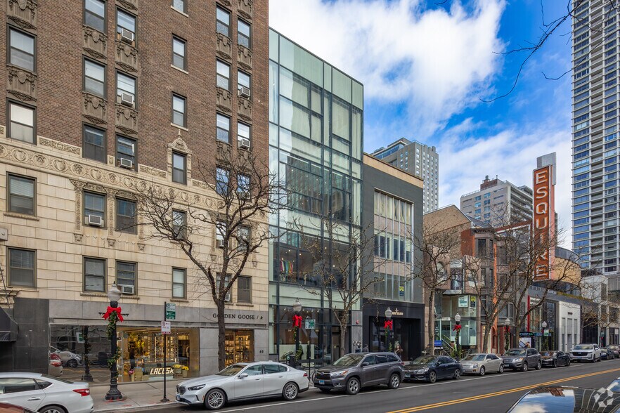 More Photos Of 46 E Oak St, Chicago General Retail For Lease