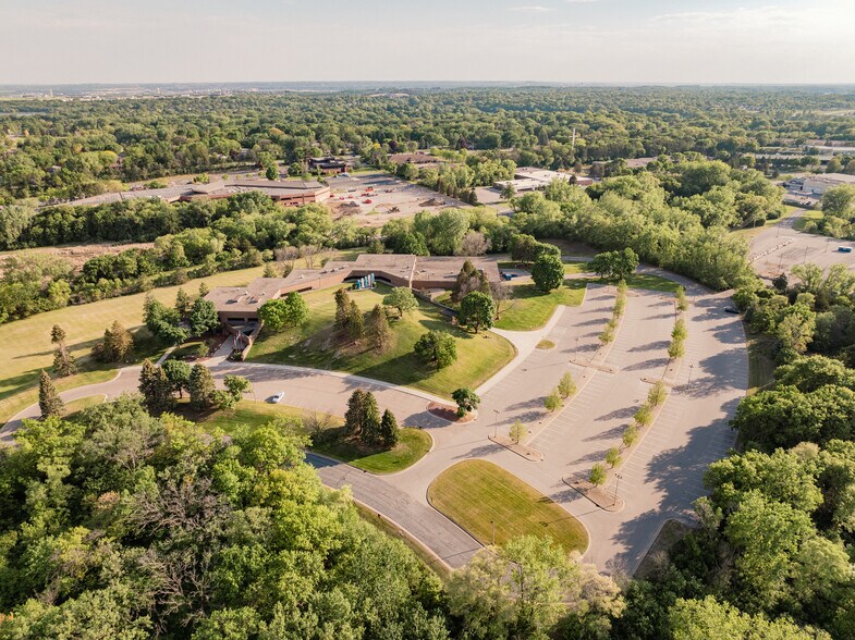 More Photos Of 14615 Lone Oak Rd, Eden Prairie Office For Sale