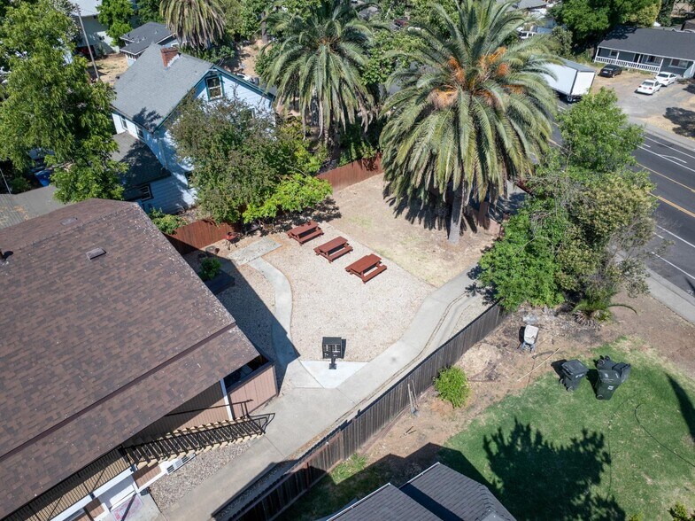 More Photos Of 2944 Del Paso Blvd, Sacramento Apartments For Sale