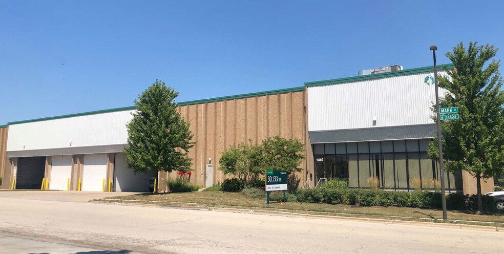 More Photos Of 1301-1401 Mark St, Elk Grove Village Unknown For Lease