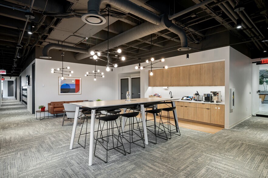 More Photos Of 3340 Perimeter Hill Dr, Nashville Office For Lease